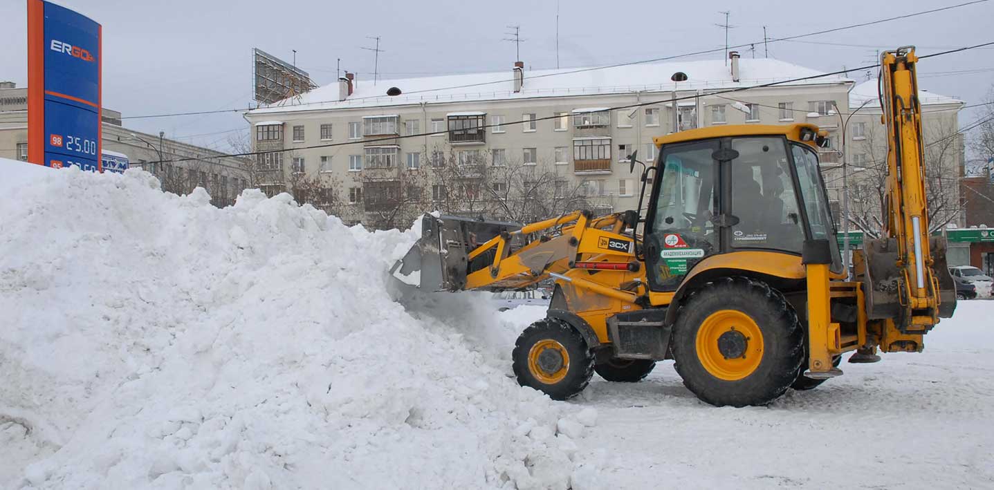 Цены на уборку снега трактором в Москве. Расчистка снега на тракторе дешево